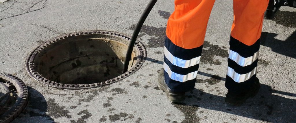 Quick Fixes for Drain Clogs Vs. Professional Drain Unblocking